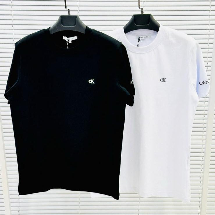 Tricou SERIF Negru Imagine principală a produsului